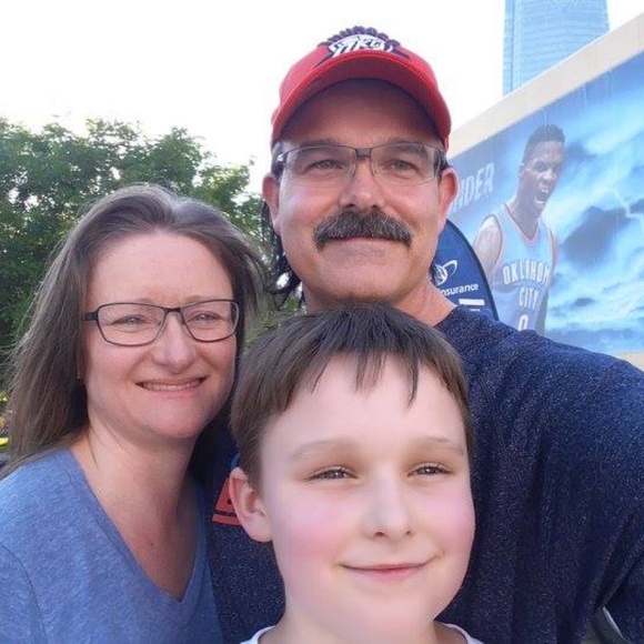 Meet your Posher, Anna & Jerimy - BattyBargains - Picture 4 of 9